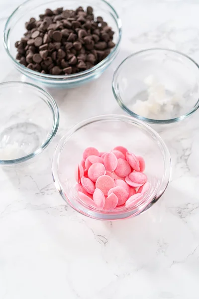 Ingredientes Medidos Taças Mistura Vidro Para Preparar Cobertura Chocolate — Fotografia de Stock