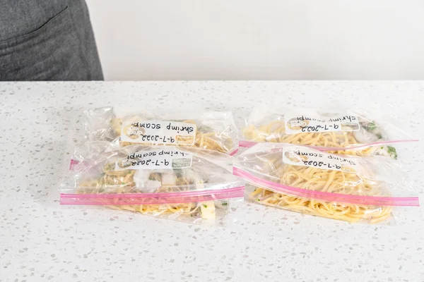 Emballage Maison Crevettes Congelées Préparation Repas Scampi Dans Des Sacs — Photo