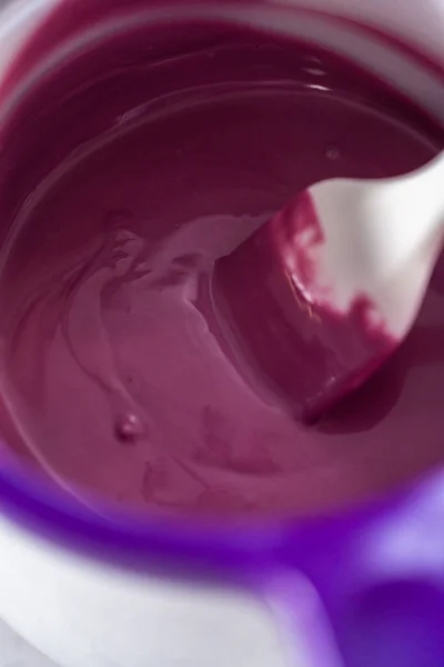 Melting Chocolate Chips Candy Melting Pot Make Mermaid Pretzel Twists — Stock Photo, Image