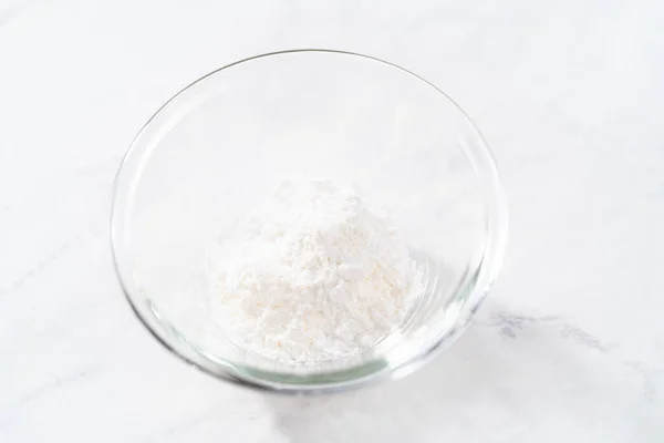 Mezclar Los Ingredientes Con Batidor Mano Para Preparar Polvo Azúcar —  Fotos de Stock