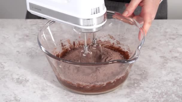 Misturando Ingredientes Para Assar Cupcakes Chocolate Unicórnio Arco Íris — Vídeo de Stock