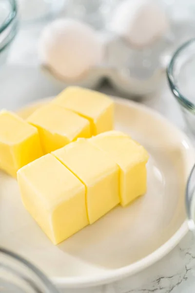 Bardaktaki Ölçülü Malzemeler Mini Vanilyalı Kekler Pişirmek Için Karıştırma Kabı — Stok fotoğraf