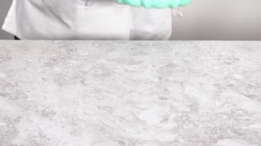 Bitkisel kısaltmalı yağlı kek tavası ve Funfettti Bundt keki pişirmek için un..