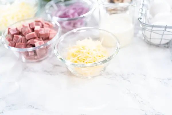 Ingredientes Taças Mistura Vidro Para Preparar Espinafre Presunto Frittata — Fotografia de Stock