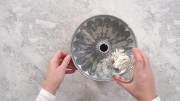 Time Lapse Flat Lay Step Step Greasing Bundt Cake Pan — Wideo stockowe