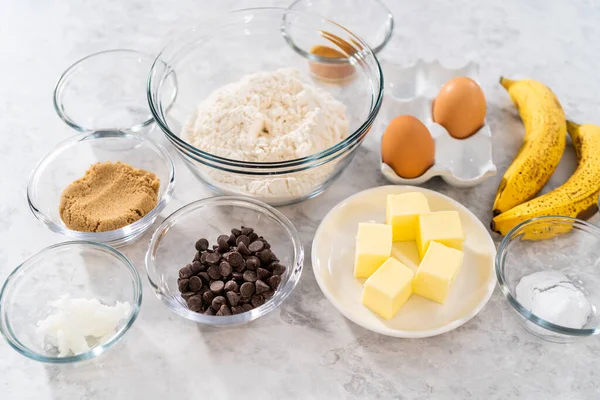 Measured Ingredients Glass Mixing Bowls Bake Banana Cookies Chocolate Drizzle — Stock Photo, Image