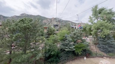 Colorado Springs, Colorado, ABD-17 Ağustos 2022-Kayak Turu yaz boyunca Cheyenne Mountain Hayvanat Bahçesi 'nde..