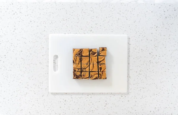 Schokolade Fudge Mit Erdnussbutter Wirbel — Stockfoto