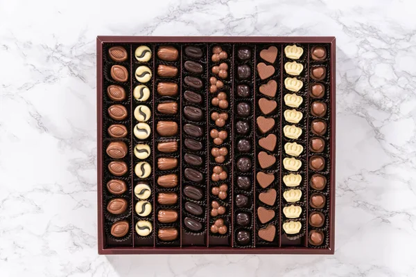 Ležel Krabice Gurmánské Rozmanité Čokolády Velké Krabici — Stock fotografie