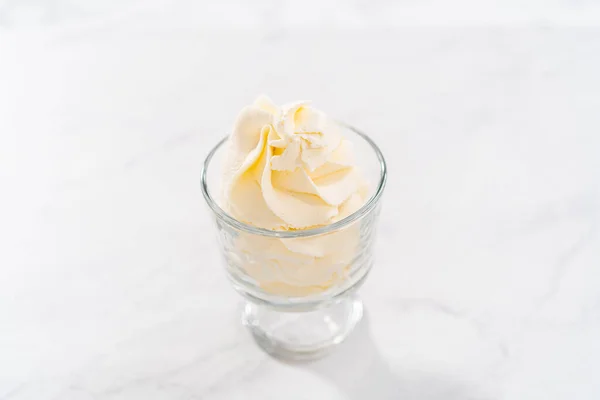 Crème Fouettée Maison Dans Bol Crème Glacée Classe — Photo