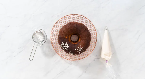 Flat Lay Decorating Gingerbread Bundt Cake Caramel Filling Buttercream Frosting — Stock Photo, Image