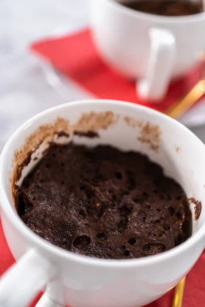 Bolos Caneca Chocolate Recém Assados Copos Brancos — Fotografia de Stock