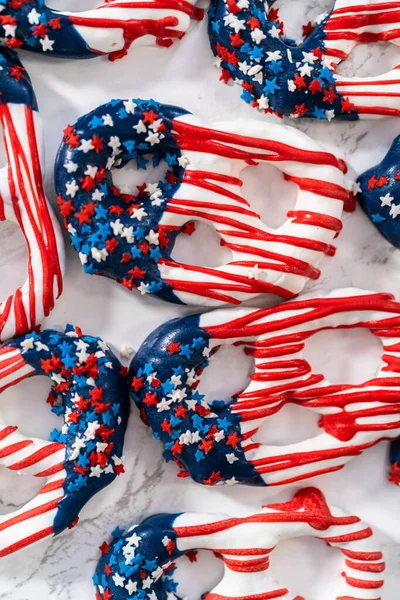 American Flag Red White Blue Chocolate Covered Pretzel Twists — Zdjęcie stockowe
