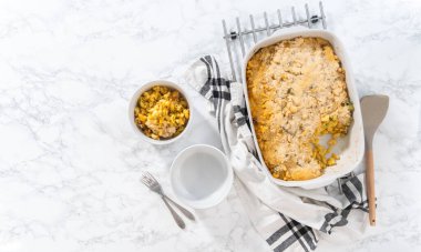 Düz yatıyordu. Brokoli ile taze makarna ve peynir servis ediyoruz..