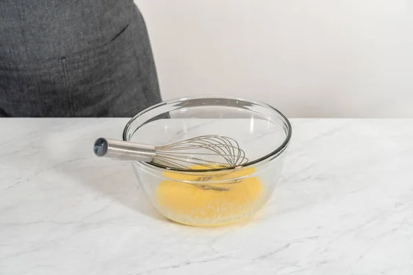 Blanda Våta Ingredienser Stor Glas Blandningsskål För Att Förbereda Pepparmynta — Stockfoto