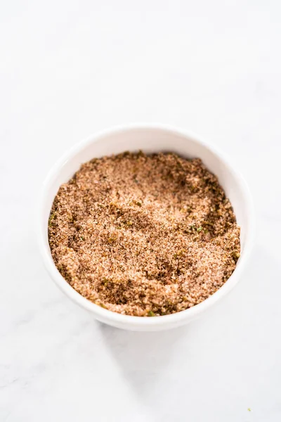 Misturando Ingredientes Uma Tigela Pequena Mistura Vidro Para Preparar Sal — Fotografia de Stock