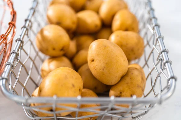 Pressure Cooker Baked Potatoes Raw Potatoes Wire Basket Kitchen Counter — Stockfoto