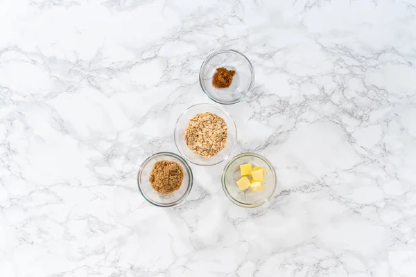 Flat Lay Measured Ingredients Glass Mixing Bowls Bake Banana Oatmeal — Foto de Stock