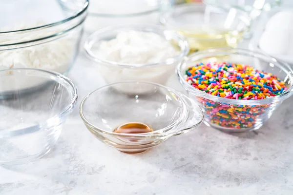 Ingredients Glass Mixing Bowls Bake Funfettti Bundt Cake — Stock Photo, Image