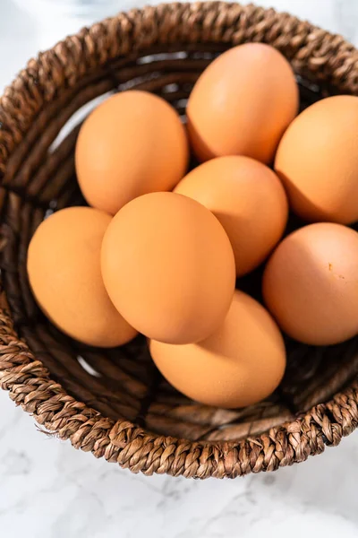 Gemeten Ingrediënten Glazen Mengkommen Hardgekookte Eieren Zonder Schil Maken — Stockfoto