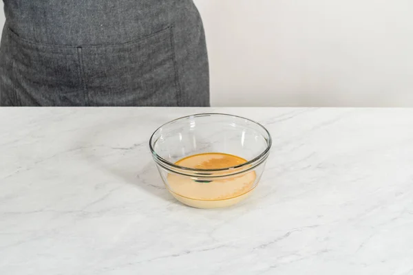 Blanda Våta Ingredienser Liten Glasblandningsskål För Att Förbereda Grön Kola — Stockfoto
