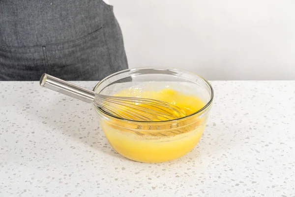 Mixing Wet Ingredients Small Glass Mixing Bowl Bake Simple Vanilla — Stock Photo, Image