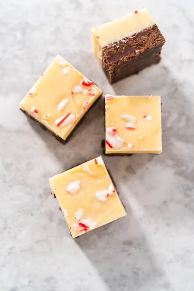 Homemade Candy Cane Fudge Square Pieces Kitchen Counter — Stock Photo, Image