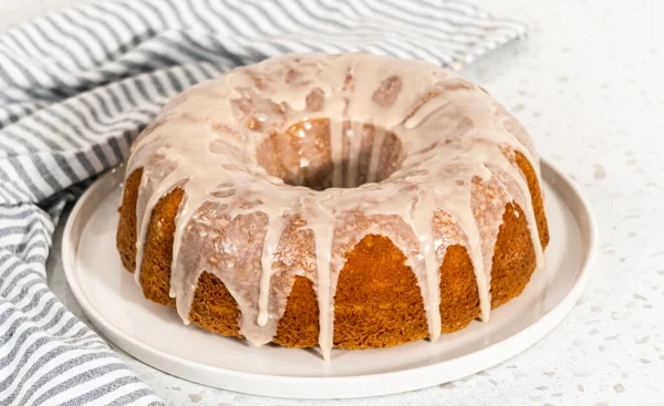 Freshly Baked Simple Vanilla Bundt Cake White Glaze Serving Plate — Stock Photo, Image