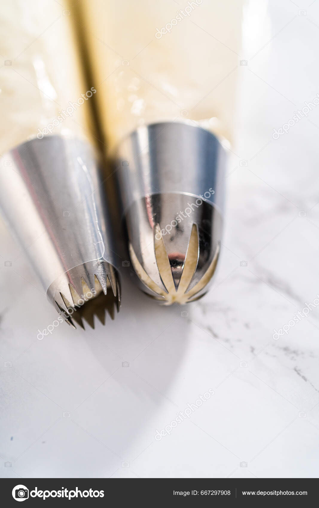 Piping Bags Jumbo Metal Piping Tips Filled Jumbo Metal Piping Stock