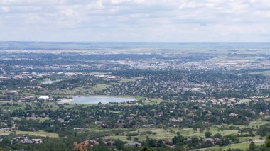 Yaz boyunca Cheyenne Dağ Hayvanat Bahçesi 'nde kayak gezisi..