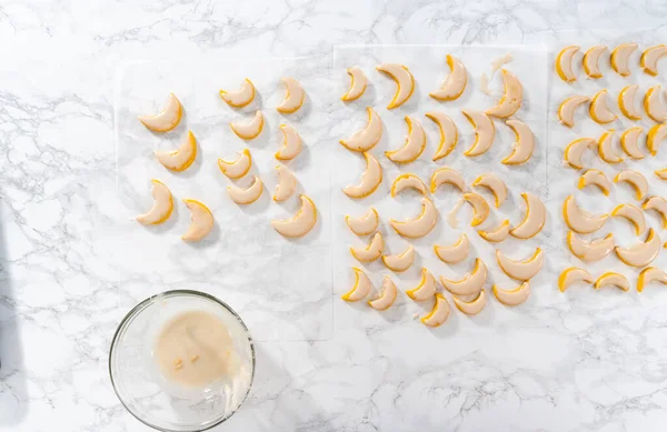 Ett Platt Ligg Citron Kil Cookies Med Citron Glasyr Doppa — Stockfoto