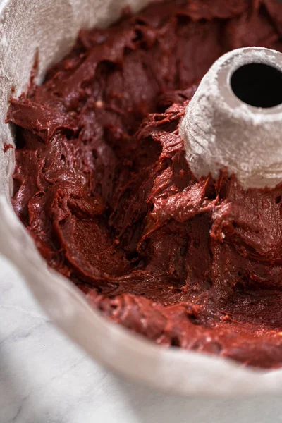 Filling Metal Bundt Cake Pan Cake Butter Bake Red Velvet — Stock Photo, Image
