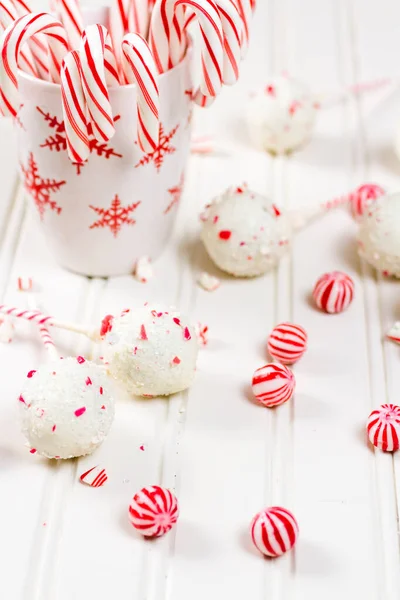 Peppermint Chocolate Cake Pops Dipped White Chocolate Candy Cane Bits — Stock Photo, Image