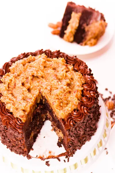 Немецкий Шоколадный Торт Двумя Слоями Шоколадного Торта Наполненный Увенчанный Классическим — стоковое фото