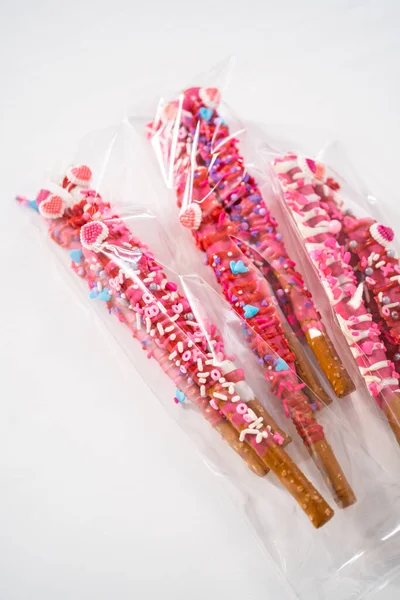 Chocolate Covered Pretzel Rods Decorated Heart Shaped Sprinkles Valentines Day — Stock Photo, Image