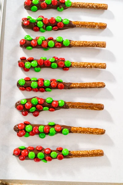 Denver Colorado Usa December 2022 Dipping Pretzel Rods Melted Chocolate — Stock Photo, Image