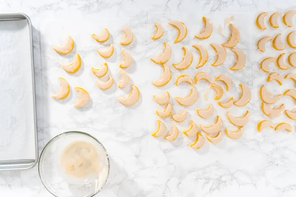 Pose Plate Biscuits Citron Avec Glaçage Citron Tremper Les Biscuits — Photo