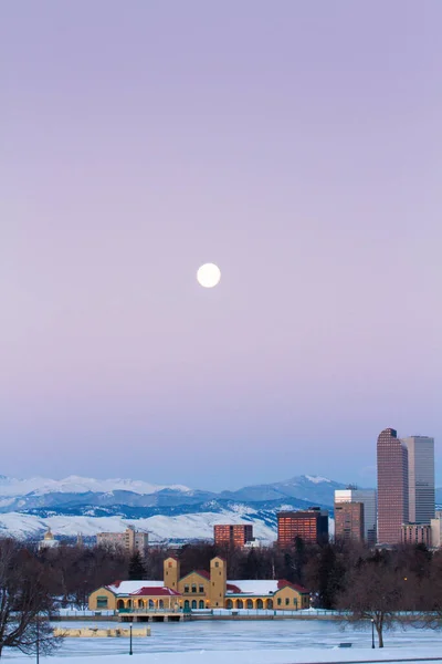 Blick Auf Die Innenstadt Von Denver Vor Sonnenaufgang — Stockfoto