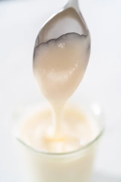 Crème Kaas Glazuur Kleine Glazen Jat — Stockfoto