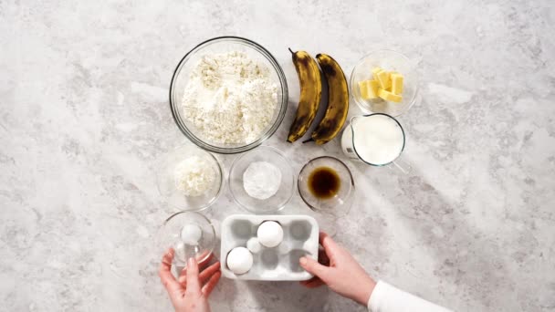Ingredientes Medidos Tigelas Mistura Vidro Para Preparar Panquecas Banana Coco — Vídeo de Stock