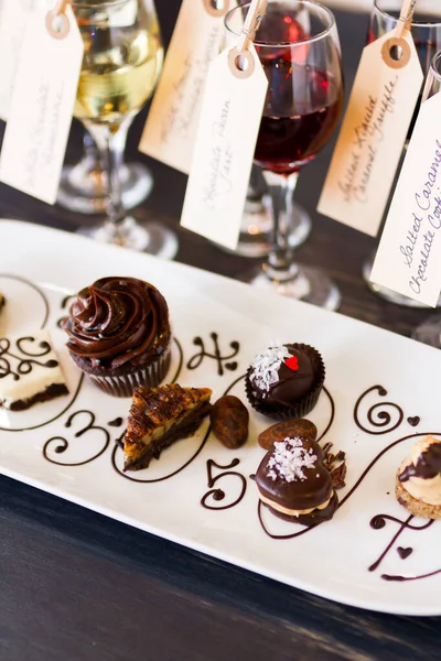 Tasting Wine Pattie Chocolate Pastries — Stock Photo, Image