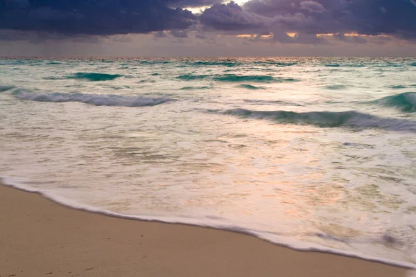 在加勒比海上海滩日出 — 图库照片