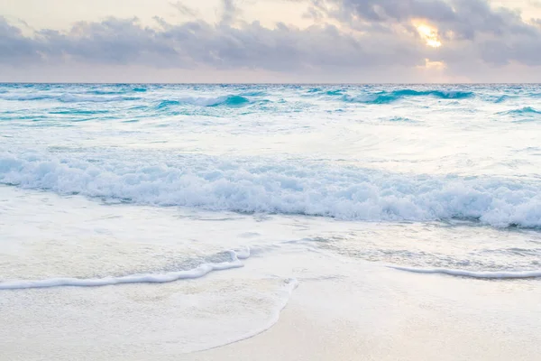 Karayip Denizi Sahilinde Gün Doğumu — Stok fotoğraf