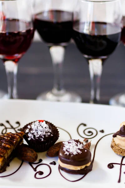 Tasting Wine Pattie Chocolate Pastries — Stock Photo, Image