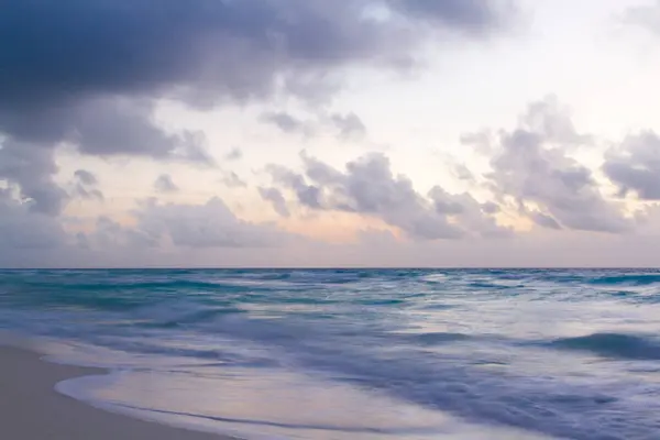 Ανατολή Ηλίου Στην Παραλία Της Καραϊβικής Θάλασσας — Φωτογραφία Αρχείου
