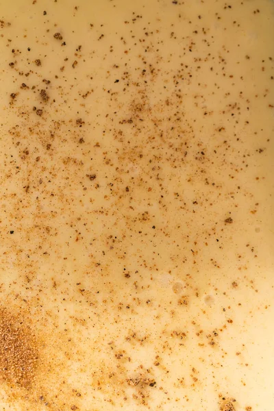 Verser Mélange Caramel Dans Moule Gâteau Fromage Carré Doublé Papier — Photo