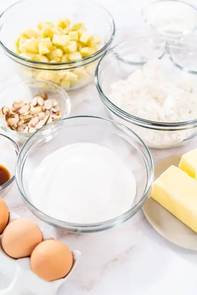 Measured Ingredients Glass Mixing Bowl Bake Apple Bundt Cake Caramel — Stock Photo, Image