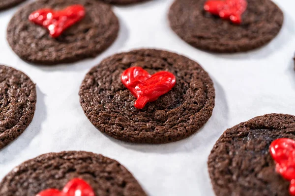 Decorating Chocolate Cookies Red Chocolate Hearts — Stock Photo, Image