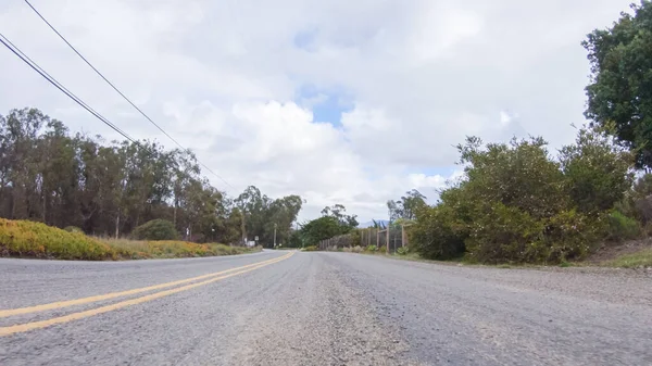 Fahrzeug Navigiert Die Straßen Von Morro Bay Kalifornien Während Eines — Stockfoto
