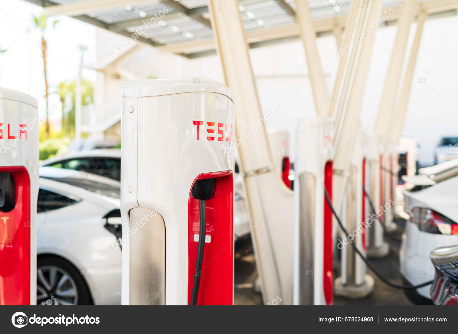 Las Vegas Nevada Usa October 2021 Tesla Charging Station Solar Stock